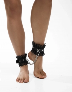 Оковы "Crazy Handmade" черное кружево